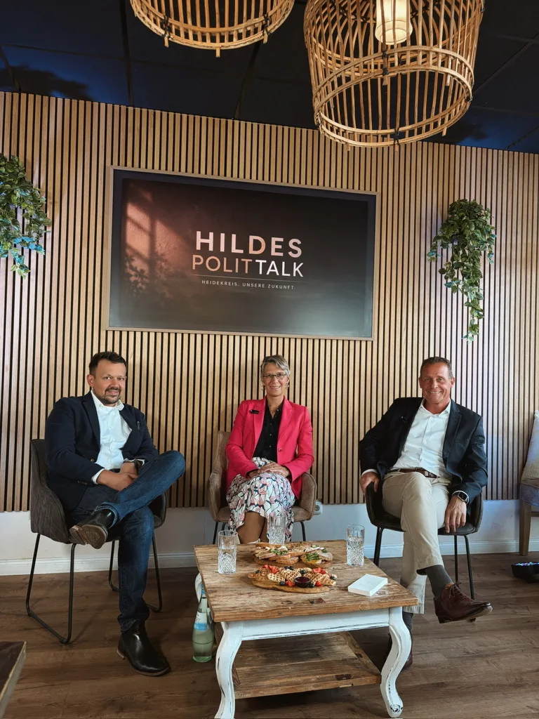 Igor Mamanow mit den Gästen des Hildes Polittalks